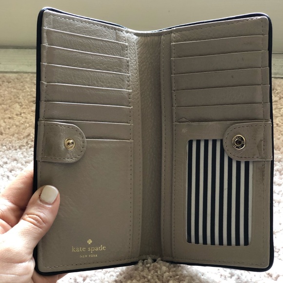 Kate Spade Bifold Wallet - Picture 3 of 3